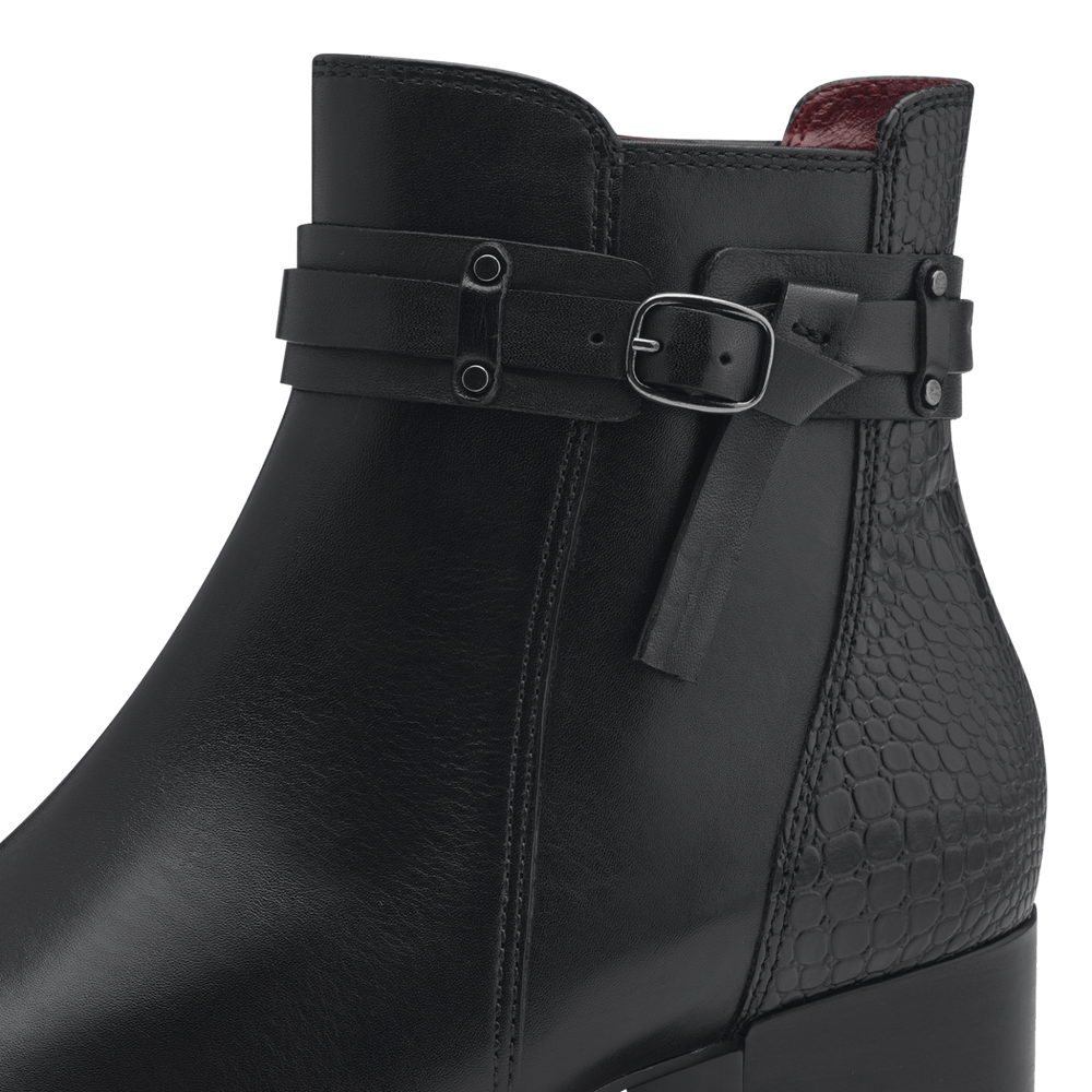 Heeled ankle boots-Black